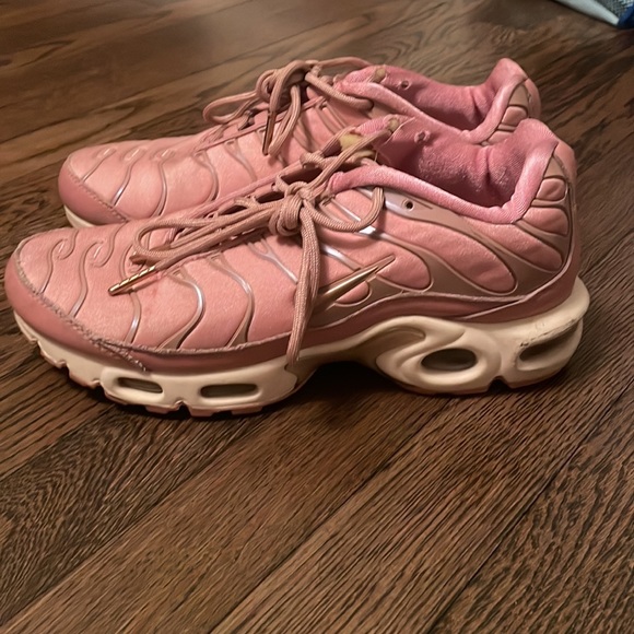 Women’s Nike air max plus - Picture 4 of 8